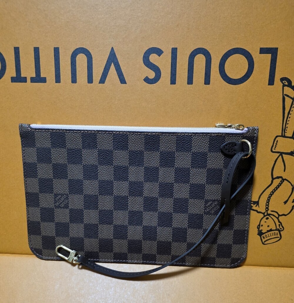 Louis Vuitton pouch Damier Neverfull Brown